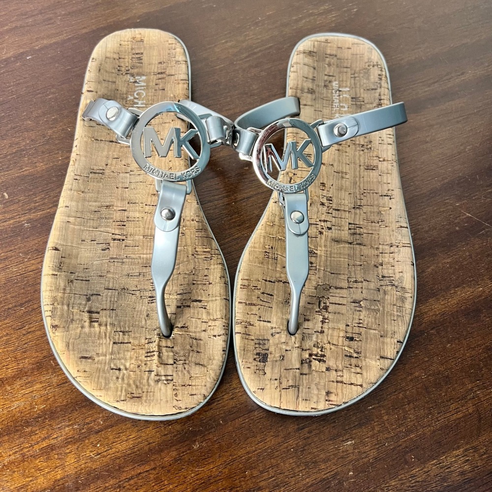 Michael Kors Silver Logo Thong Sandals Size 7 Cork Beach Casual Preppy Luxury